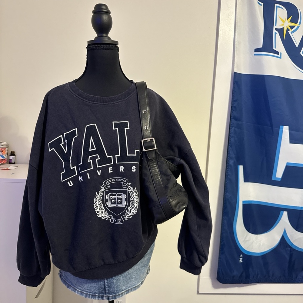 Yale crewneck
